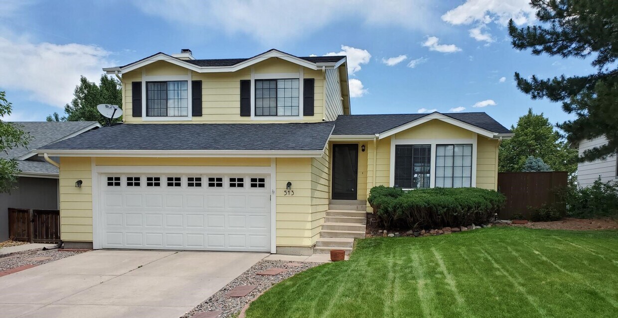 Front of property. - 513 Southpark Rd