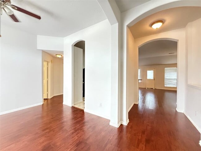 Foto del edificio - 21331 Riverside Ridge Ln