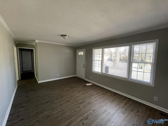 Foto del edificio - 4708 Lumary Dr NW