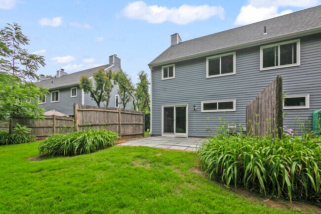 Foto del edificio - 7 Farmington Meadow Dr