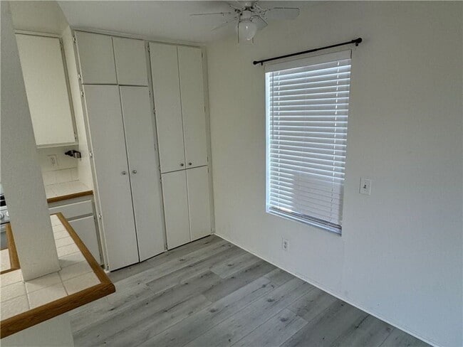 Building Photo - 26172 Sanz, B213