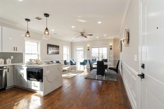 Building Photo - 586 Liberty Ave