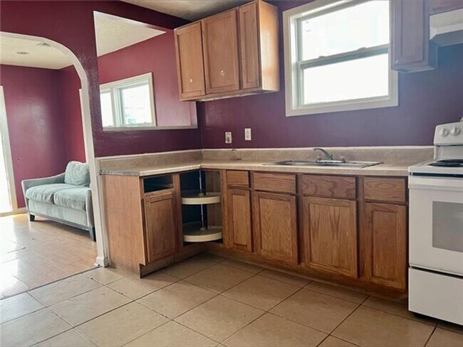 Building Photo - 1959 Hope St