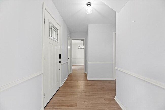 Foto del edificio - 14222 Piping Rock Ln