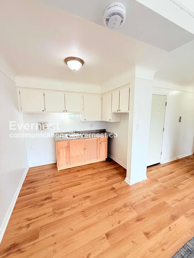 Foto del edificio - 15601 Schoolcraft Rd