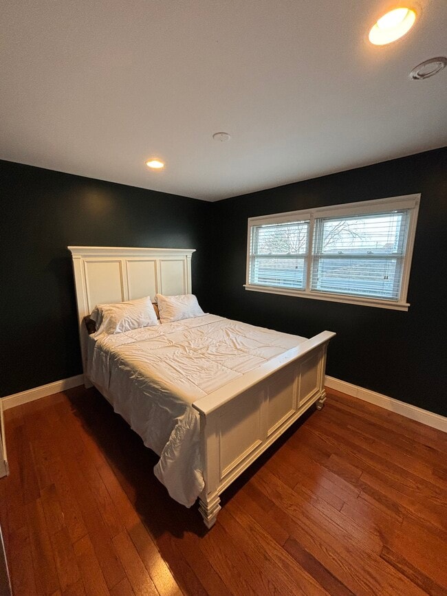Dormitorio 3 - 4605 Prairie Ave