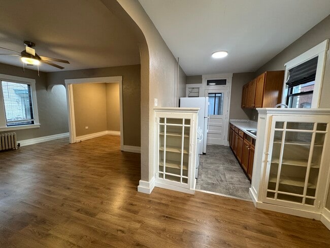 Foto del edificio - 2816 Broadway Ave