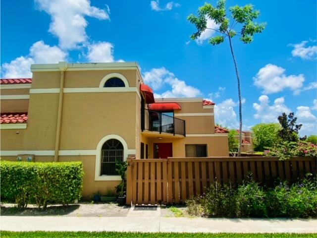 Foto del edificio - 8218 Severn Dr