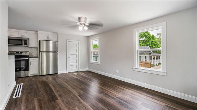 Building Photo - 327 S Montclair Ave