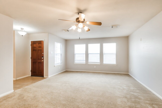 Foto del edificio - 10834 Waterfern Ct