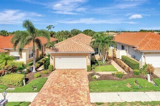 Building Photo - 490 Montelluna Dr