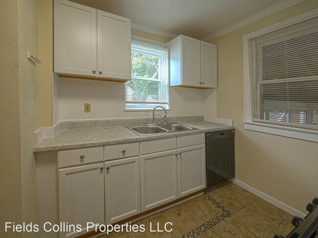 Building Photo - 3 br, 1.5 bath House - 801 Kennebec Ave.