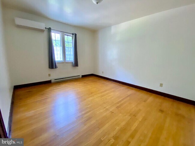 Building Photo - 102 Safe Harbor Village