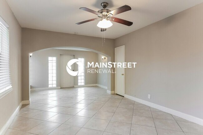 Building Photo - 4 Bedroom Pet-Friendly Home in Fort Lauder...