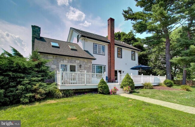 Foto del edificio - 1300 Bear Tavern Rd