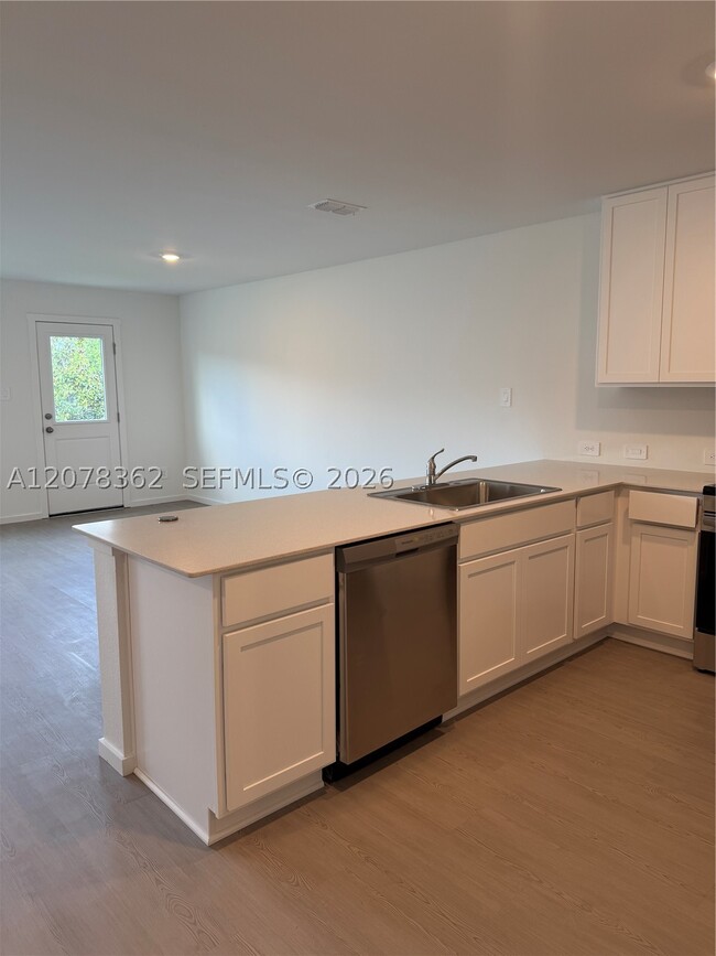 Building Photo - 1219 Orion St