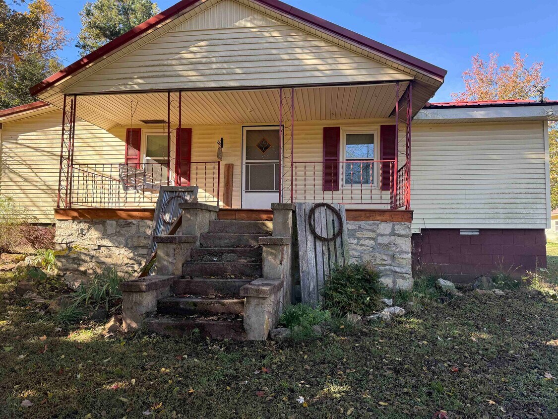 Primary Photo - 122 Helm Rd