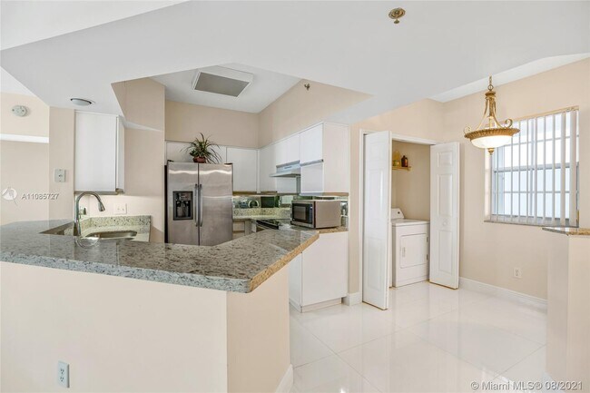 Foto del edificio - 3255 NE 184th St