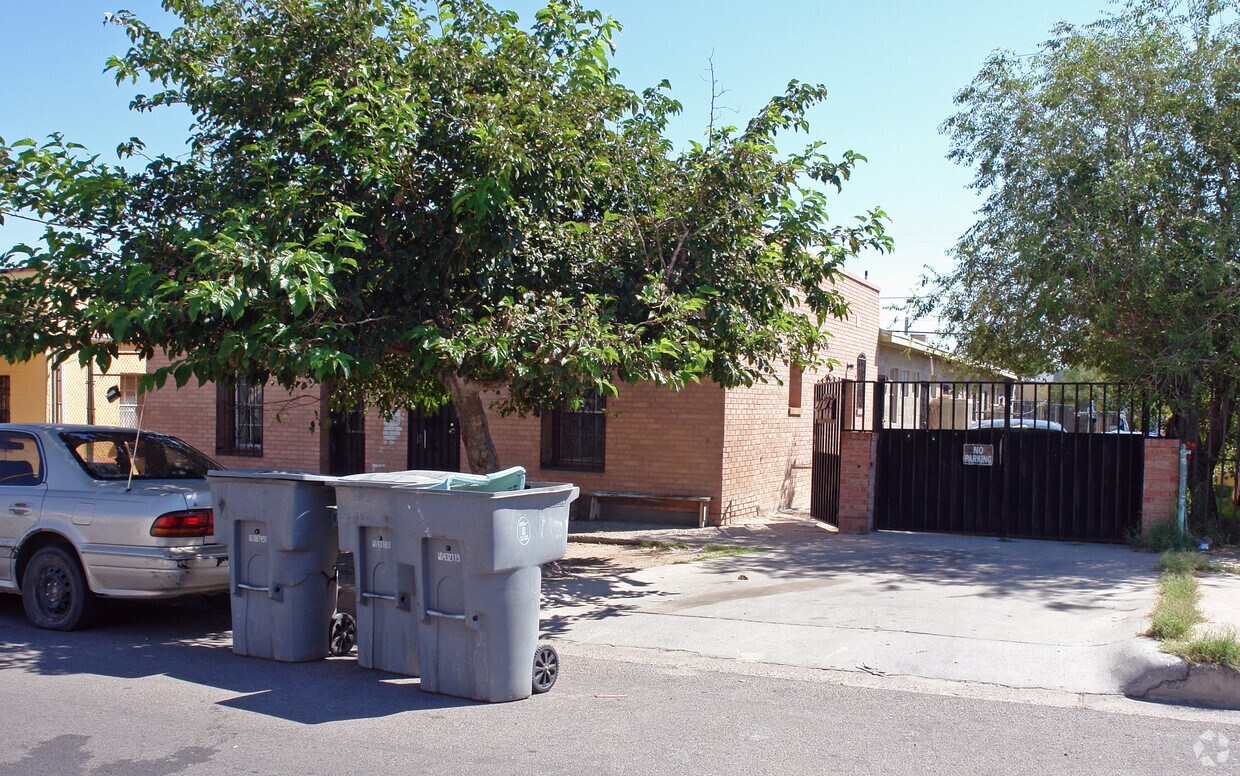 Foto principal - 912 S Virginia St