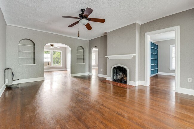 Foto del edificio - 4133-4135 Hawthorne Ave