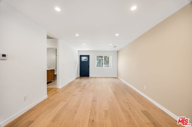 Building Photo - 7933 Zelzah Ave