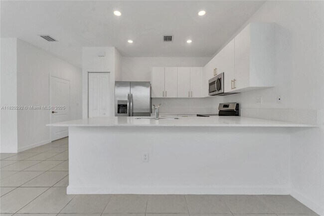 Foto del edificio - 725 SE 14th Ct