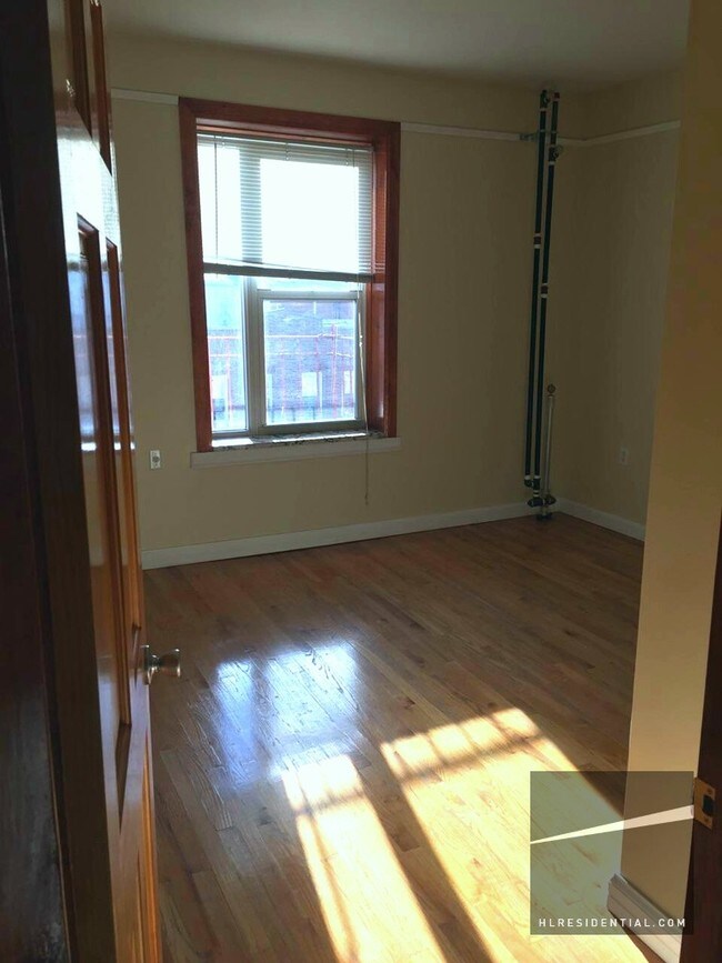 Building Photo - 3378 11th St