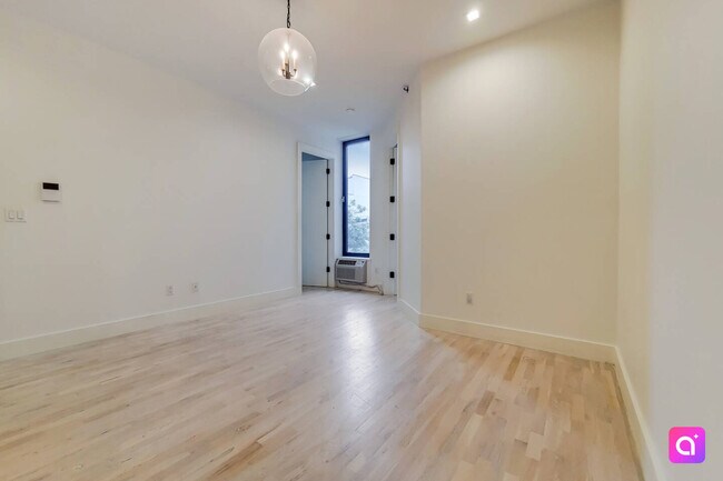 Building Photo - 181 Troutman St
