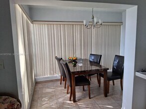 Building Photo - 300 NE 191st St