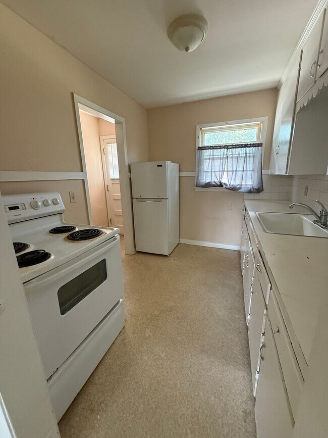 Building Photo - Affordable 2 Bedroom Duplex East Wichita