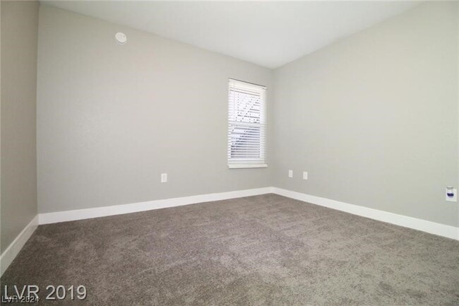 Building Photo - 555 E Silverado Ranch Blvd