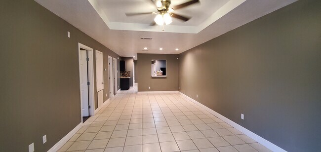 Building Photo - 1904 Sbisa Way