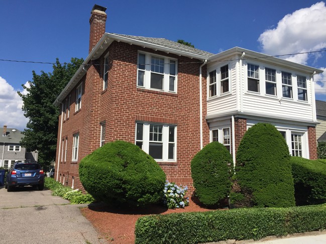 House front-driveway - 123 Landseer St