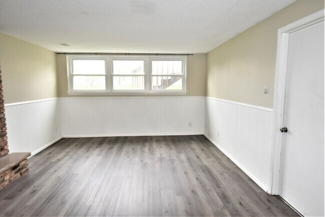 Building Photo - 8225 Xenia Ave N