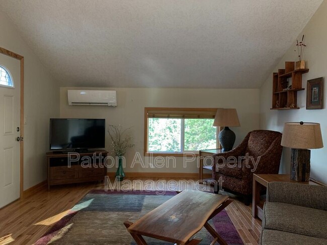 Foto del edificio - 69 Pink Fox Cove Rd