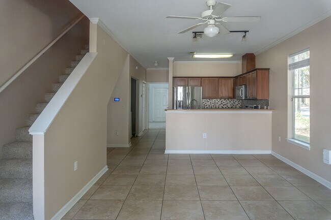Foto del edificio - 2400 Fred Smith Rd