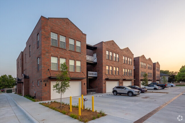 Building Photo - Reef Townhomes