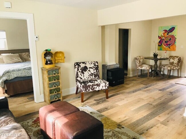 Building Photo - 1 br, 1 bath House - 125 1/2 S G St