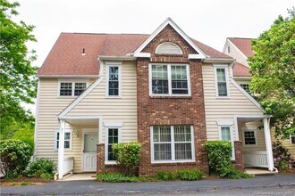 Building Photo - 15 Janet Cir