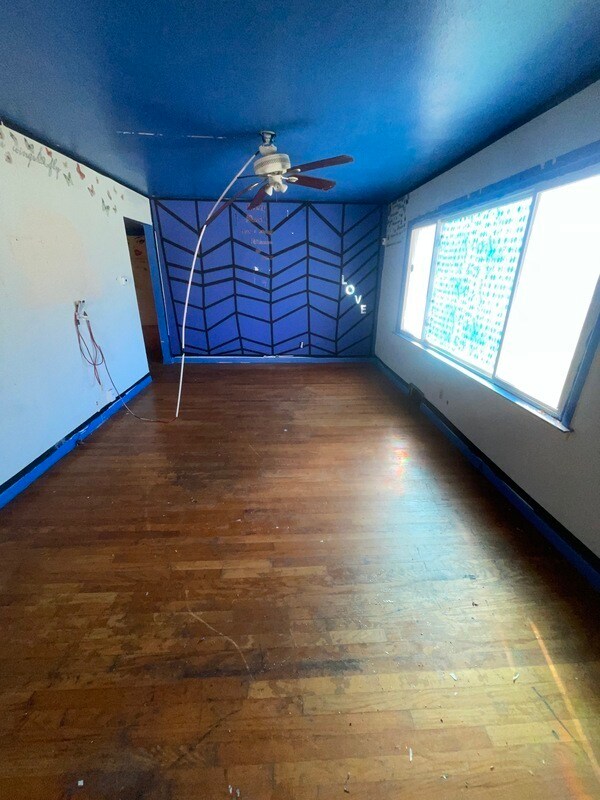 Foto del edificio - 9145 Loganberry Ln