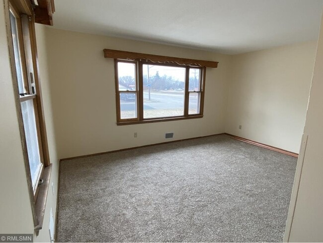 Building Photo - 176 Pearson Way NE