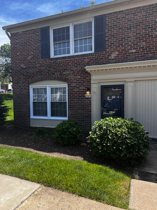 Photo - 8501 Westover Ct House