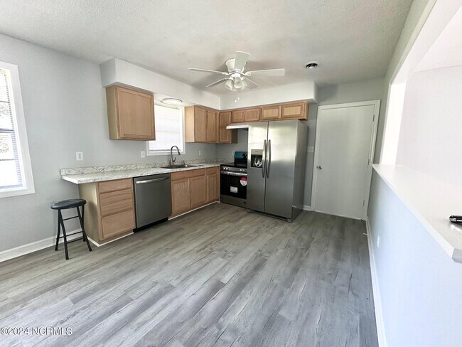 Foto del edificio - 528 W Thurman Rd