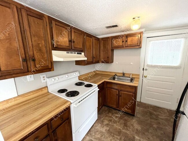 Building Photo - 510 Fortwood Pl