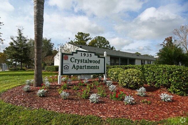 Foto del edificio - Crystalwood Apartments