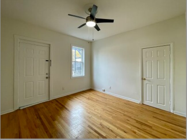 Foto del edificio - 2219 N Hoyne Ave