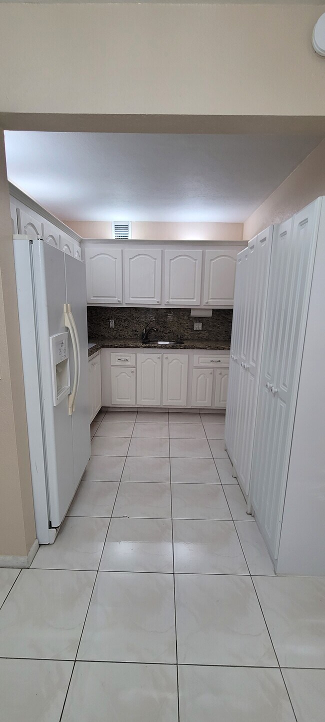 Kitchen - 13455 SW 9th Ct