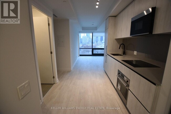 Building Photo - 35 Parliament St