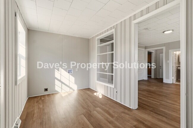 Building Photo - Charming Updated Home in Prime Winston-Salem Location