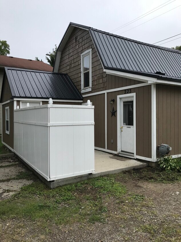 223 Free St, Fowlerville, MI 48836 House Rental in Fowlerville, MI